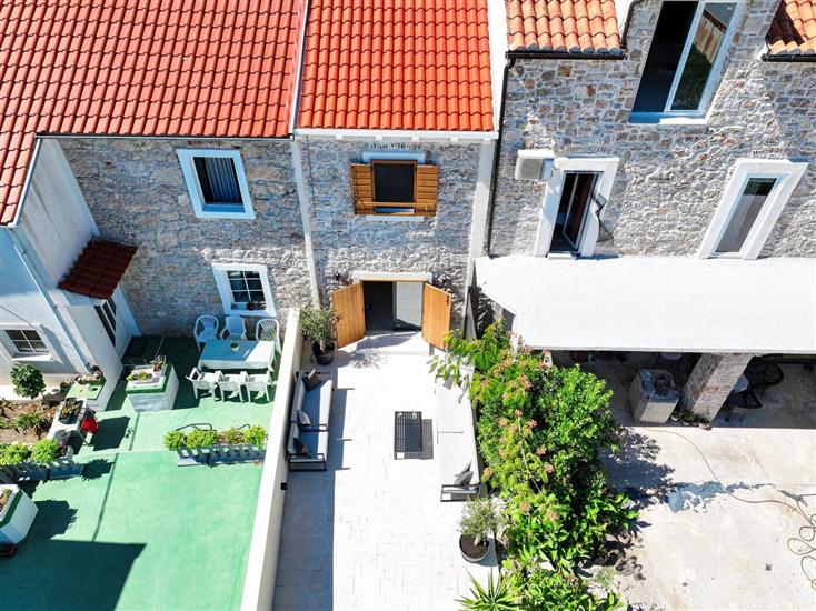 Apartments Beachfront Pebble