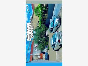 Apartment HOUSE WITHOUT SHARING ,FULL PRIVACY , Home for 6 – , Free Parking without sharing, 200m from the Sea Kastel Stari, Size 60.00 m2, Airline distance to the sea 200 m, Airline distance to town centre 250 m