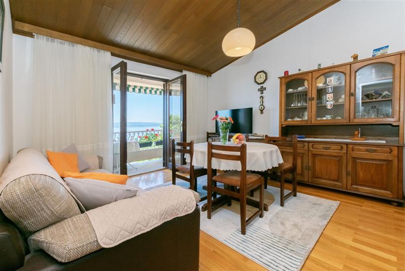 Apartment A1, for 6 persons