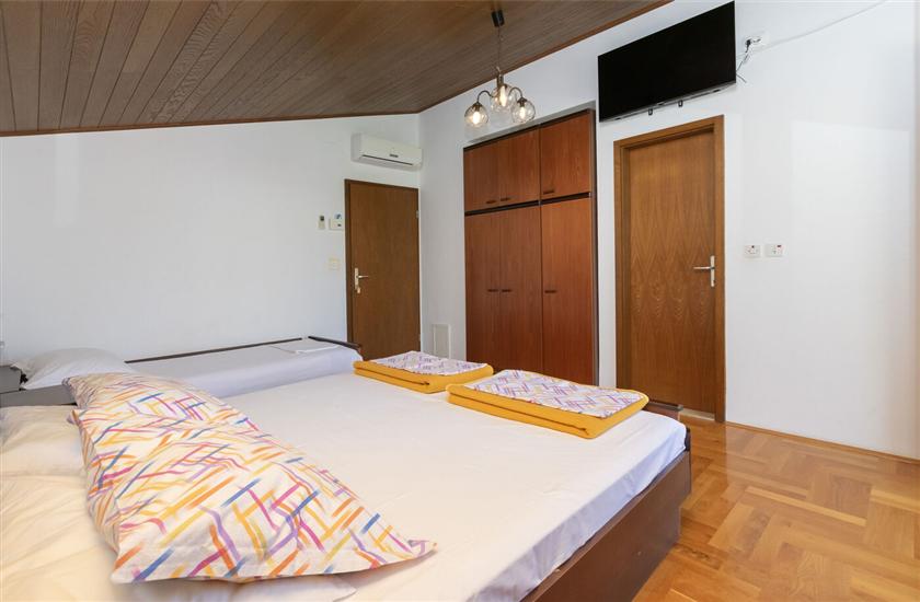 Apartment A1, for 6 persons