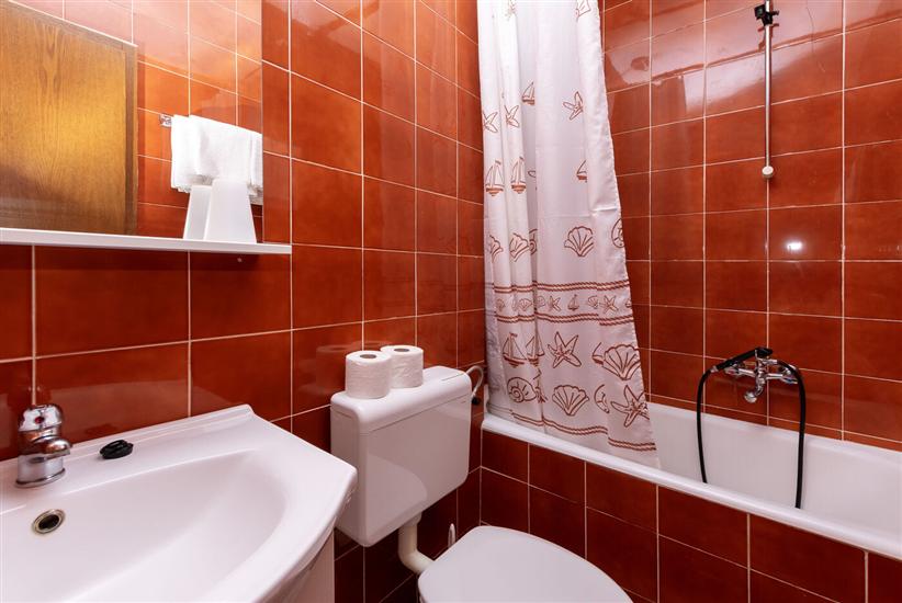 Apartment A1, for 6 persons