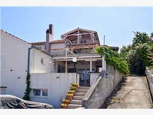 Apartments Dubravka Necujam - island Solta, Size 35.00 m2, Airline distance to the sea 35 m, Airline distance to town centre 150 m