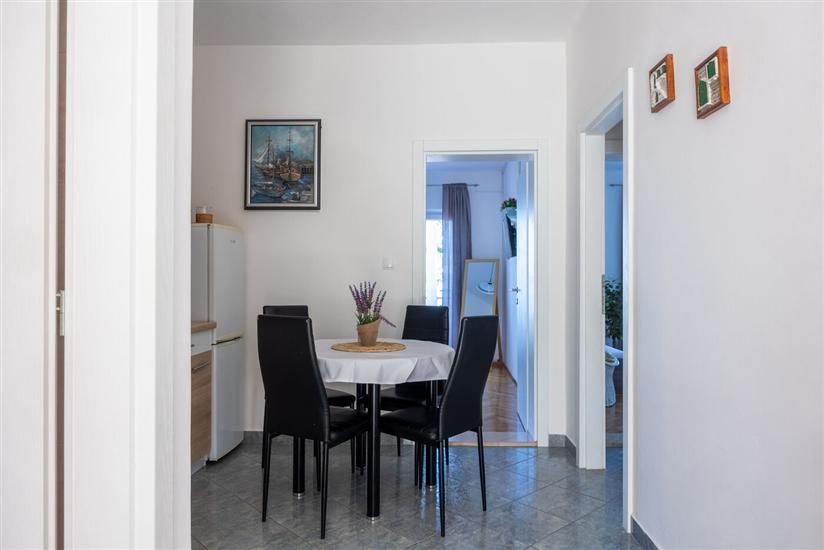 Apartment A2, for 5 persons