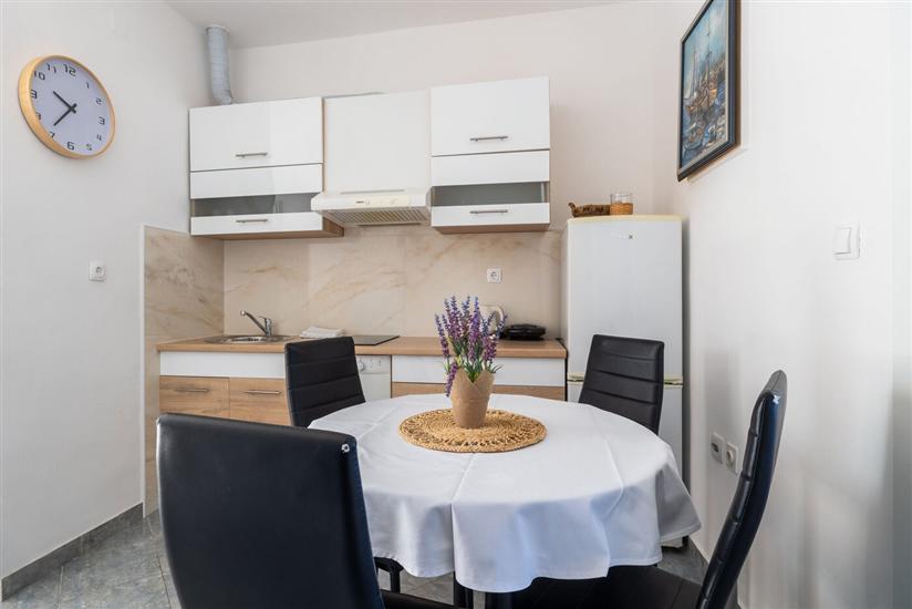 Apartment A2, for 5 persons