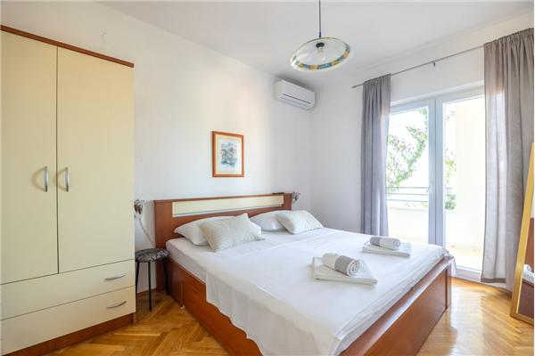 Apartment A2, for 5 persons