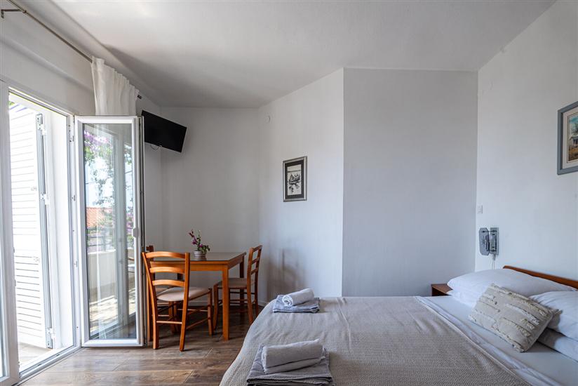 Apartment A4, for 3 persons