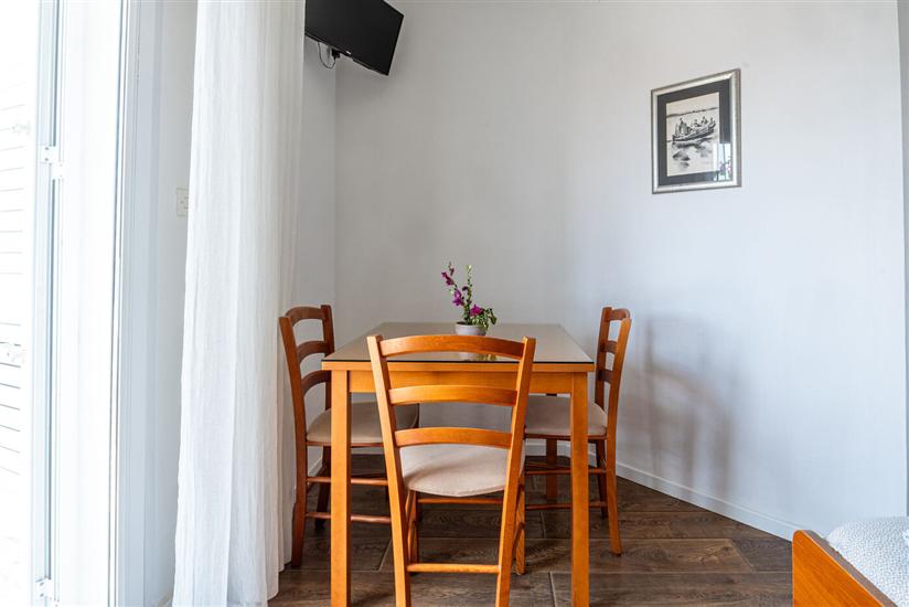 Apartment A4, for 3 persons