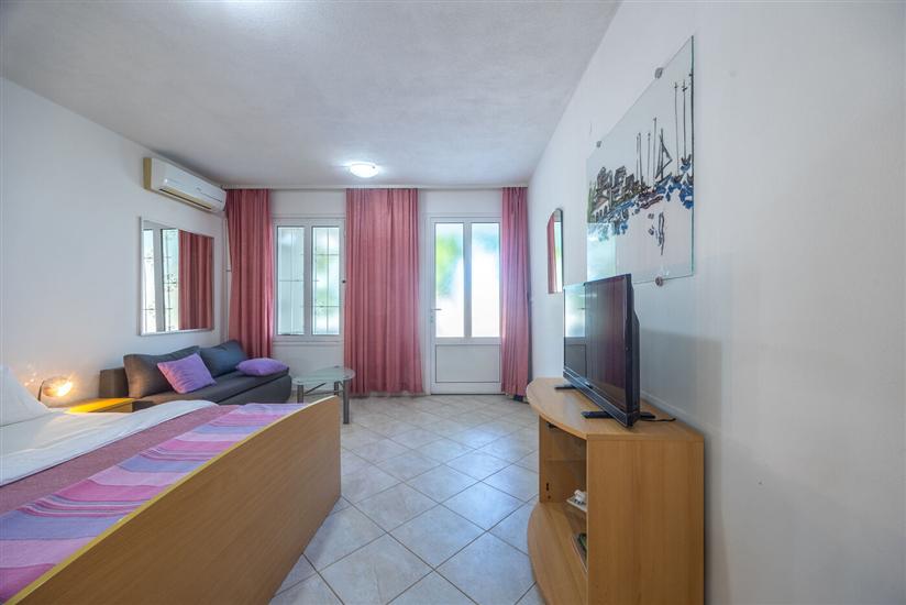 Apartment A5, for 3 persons