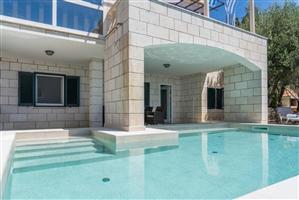 House - Dingac Borak