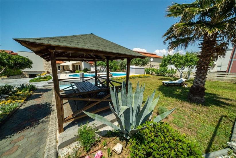 Villa Jelena Vir near beach