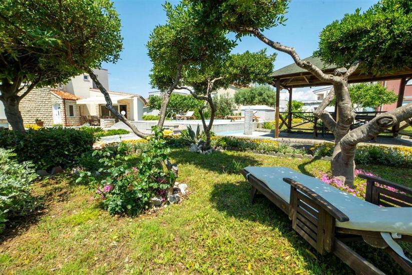 Villa Jelena Vir near beach