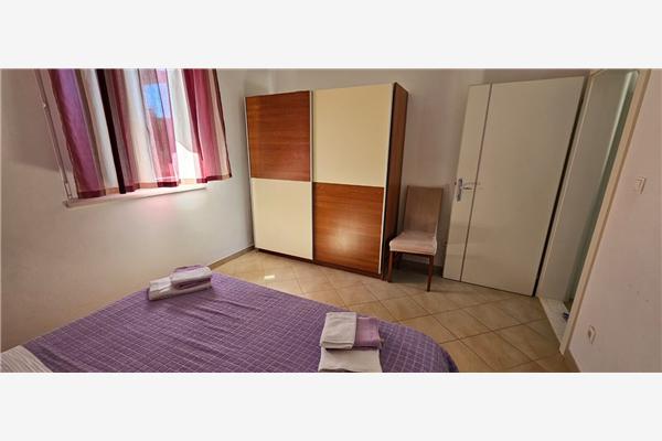 Apartment A1, for 5 persons