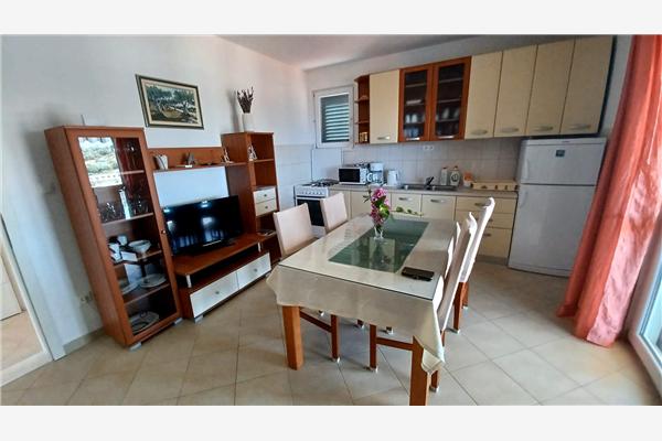 Apartment A1, for 5 persons