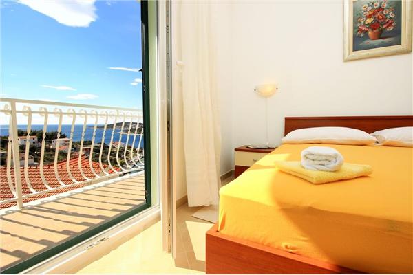 Apartment A1, for 5 persons