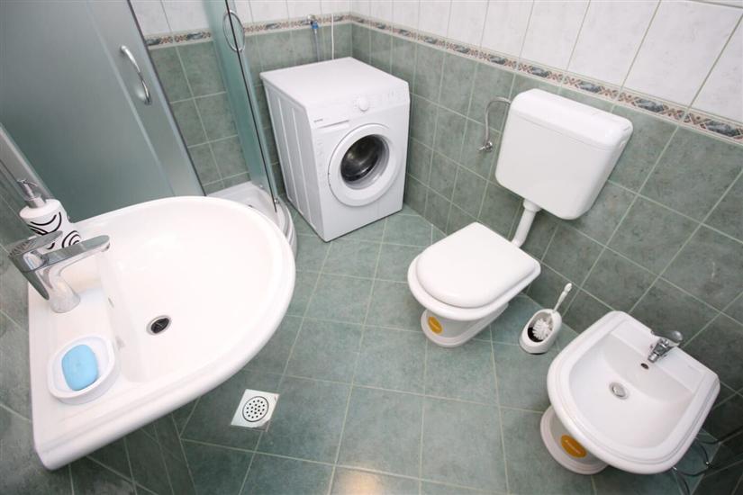 Apartment A1, for 5 persons