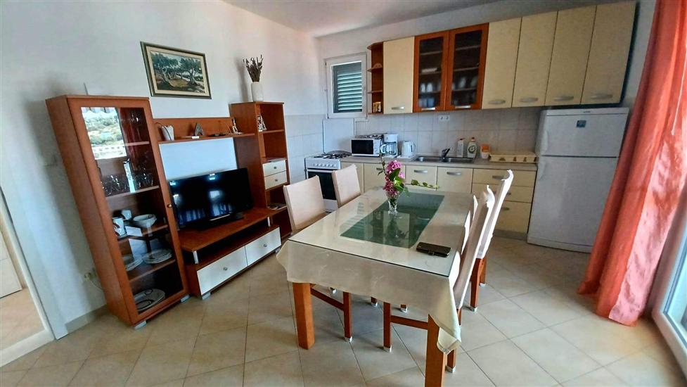 Apartment A1, for 5 persons