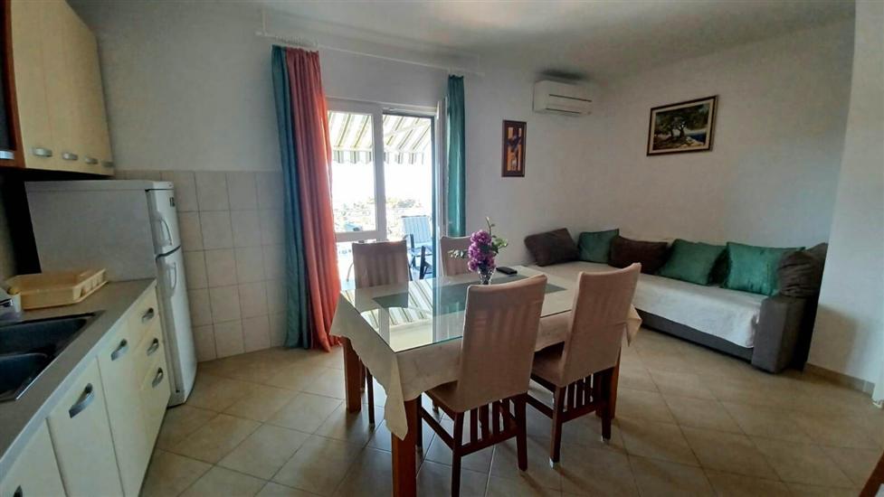 Apartment A1, for 5 persons