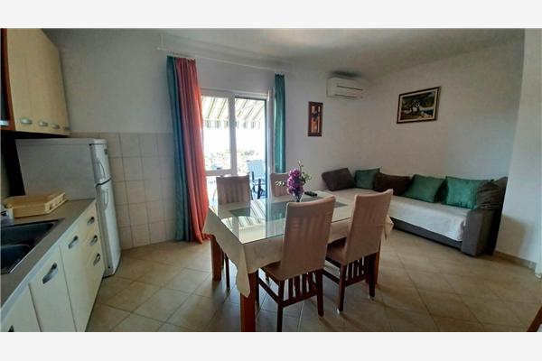 Apartment A1, for 5 persons