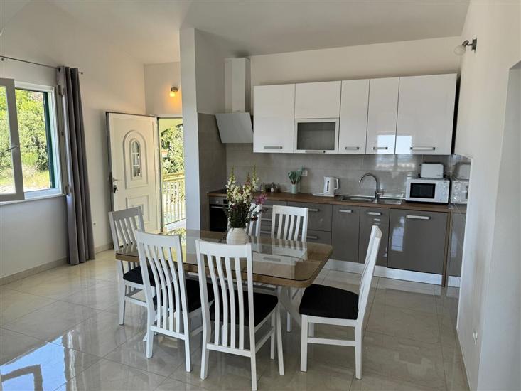 Apartment A2, for 5 persons