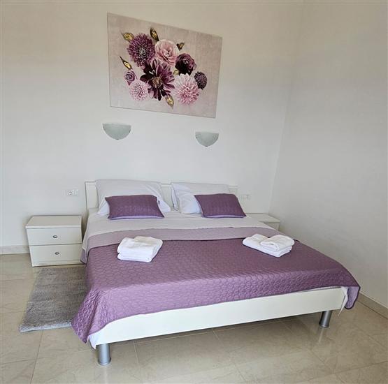 Apartment A2, for 5 persons