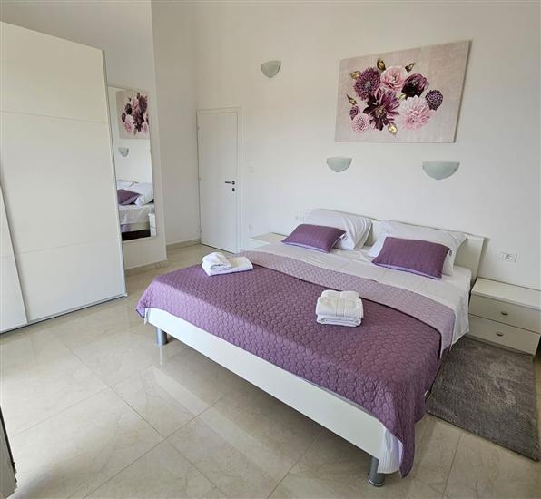 Apartment A2, for 5 persons