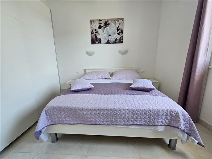 Apartment A2, for 5 persons
