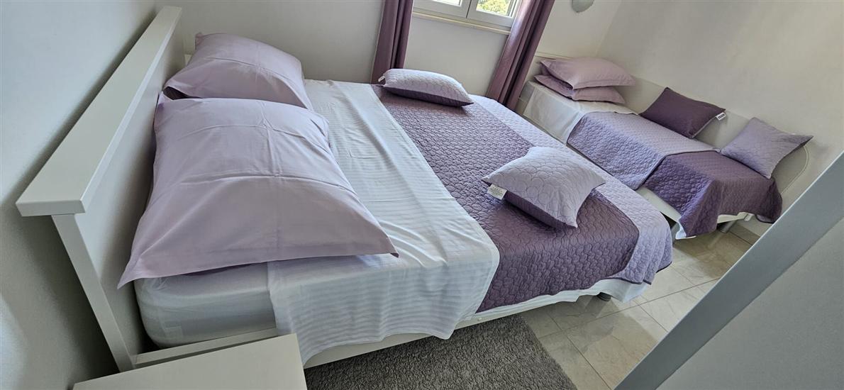 Apartment A2, for 5 persons