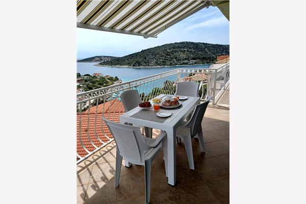 Apartment A2, for 5 persons