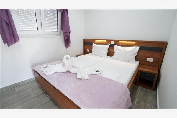 House K1, for 12 persons