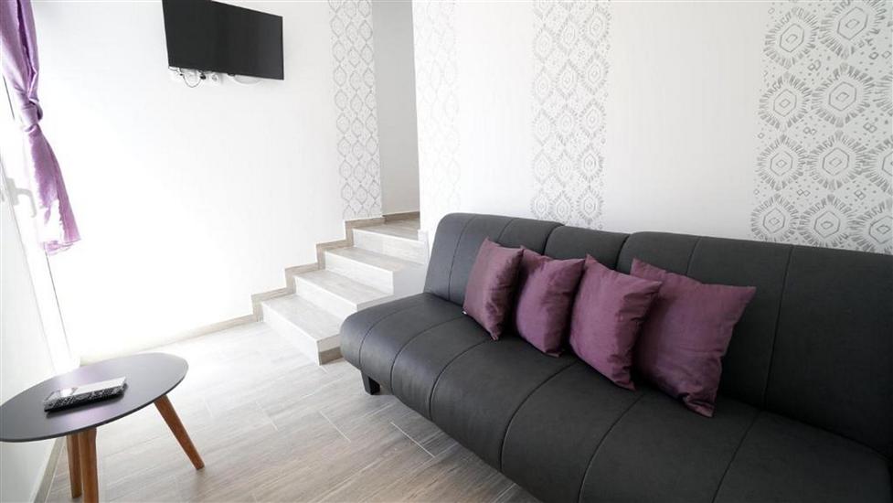 House K1, for 12 persons