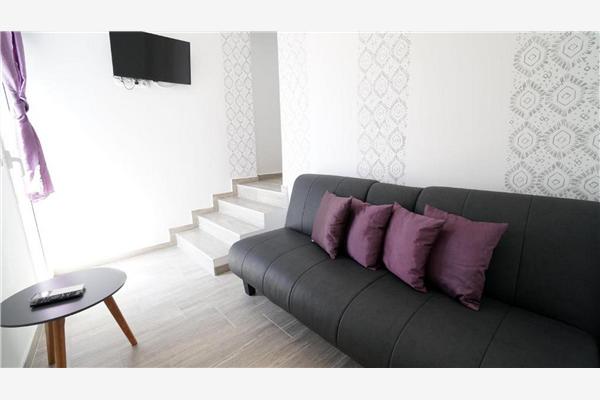 House K1, for 12 persons