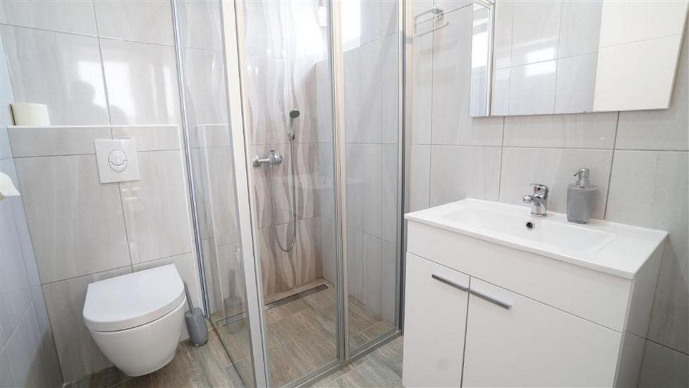 House K1, for 12 persons