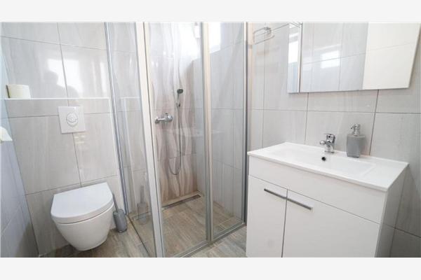 House K1, for 12 persons