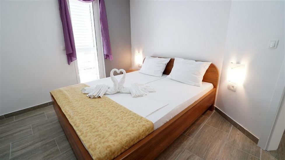 House K1, for 12 persons