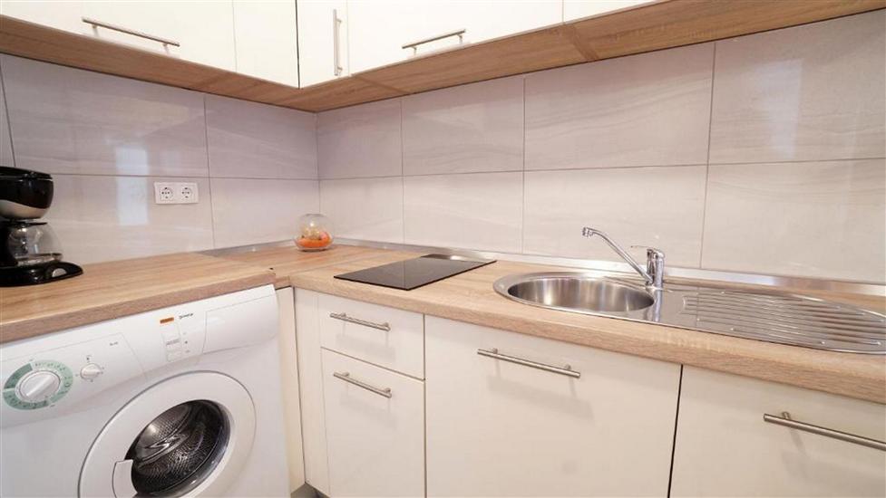 House K1, for 12 persons