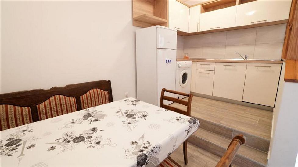 House K1, for 12 persons