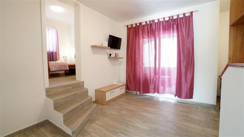 House K1, for 12 persons