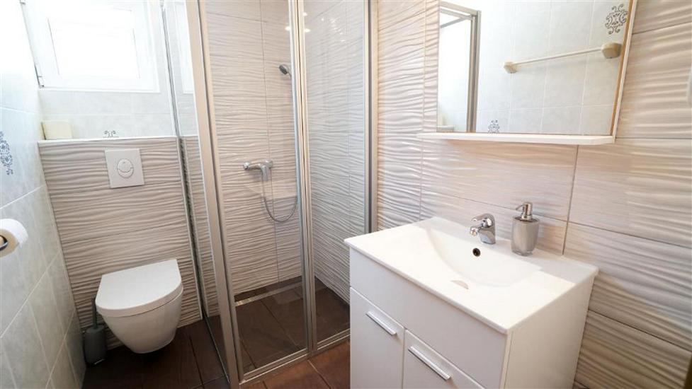 House K1, for 12 persons