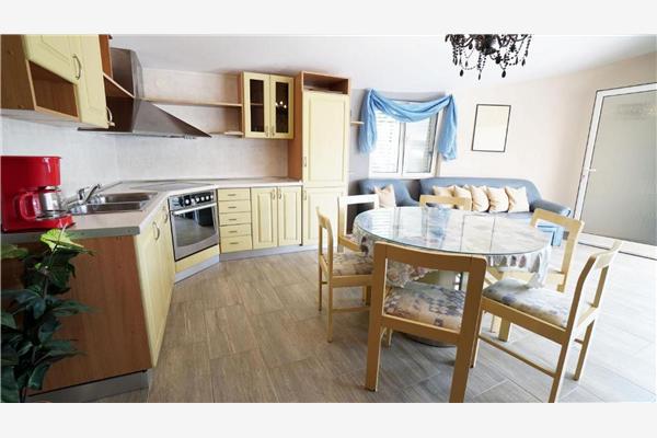 House K1, for 12 persons