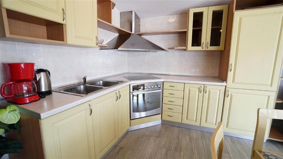 House K1, for 12 persons