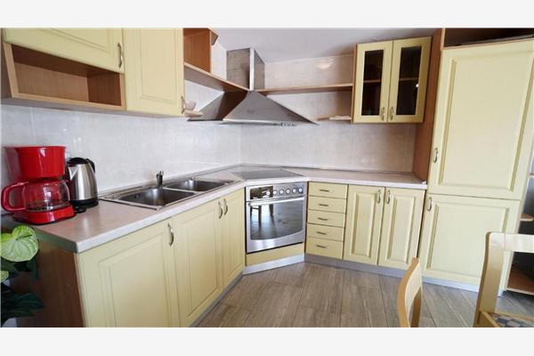 House K1, for 12 persons