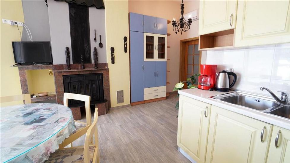 House K1, for 12 persons