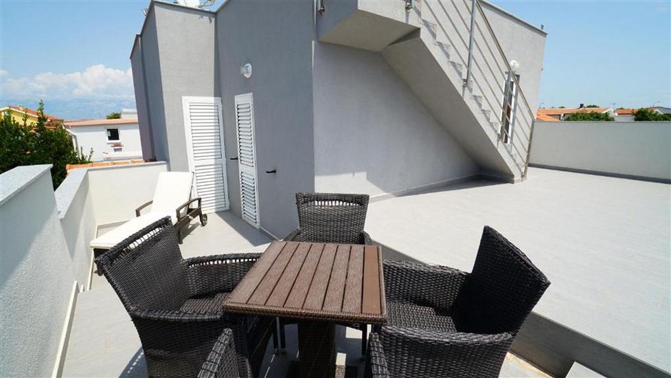 House K1, for 12 persons