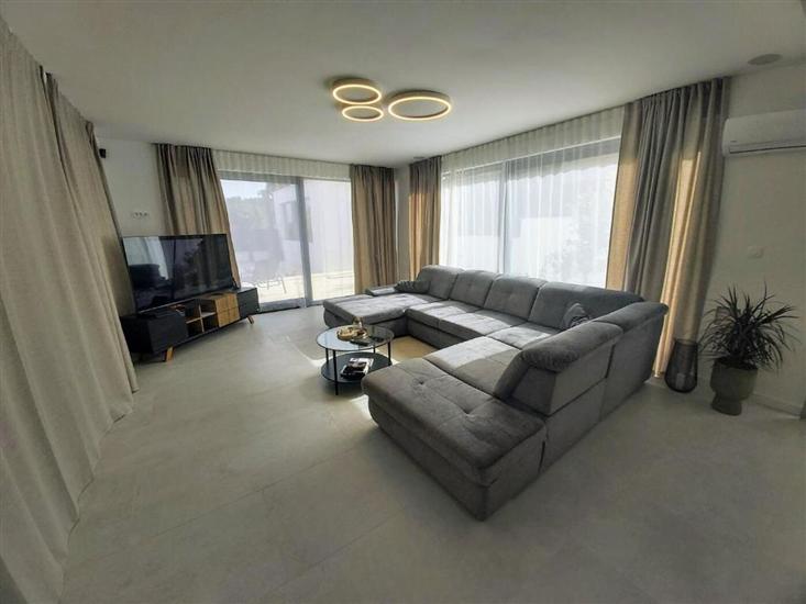 House K1, for 8 persons