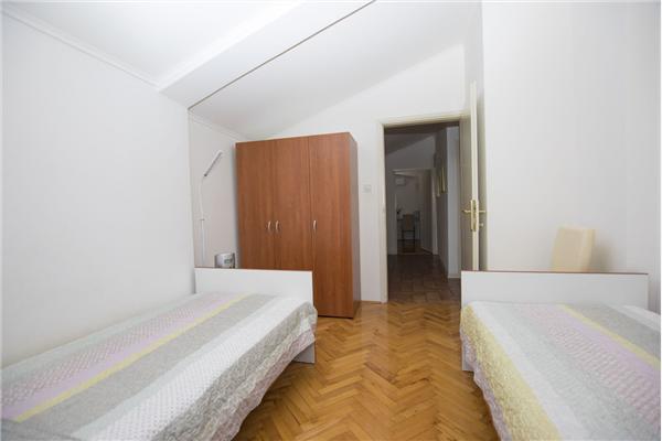 House K1, for 8 persons