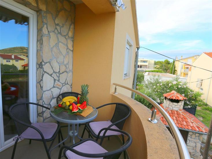 Apartment A1, for 8 persons