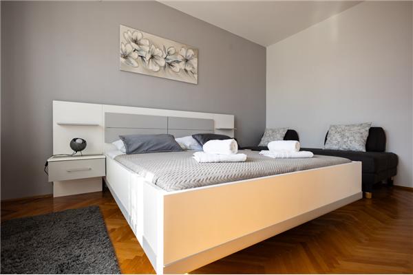 Apartment A5, for 5 persons