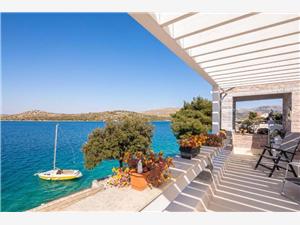 Villa Majestic Grebastica, Size 200.00 m2, Accommodation with pool, Airline distance to the sea 30 m