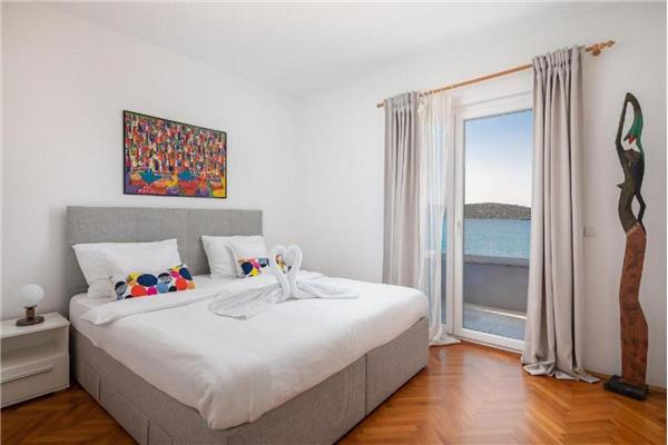 House K1, for 12 persons