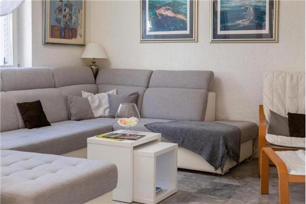 House K1, for 12 persons